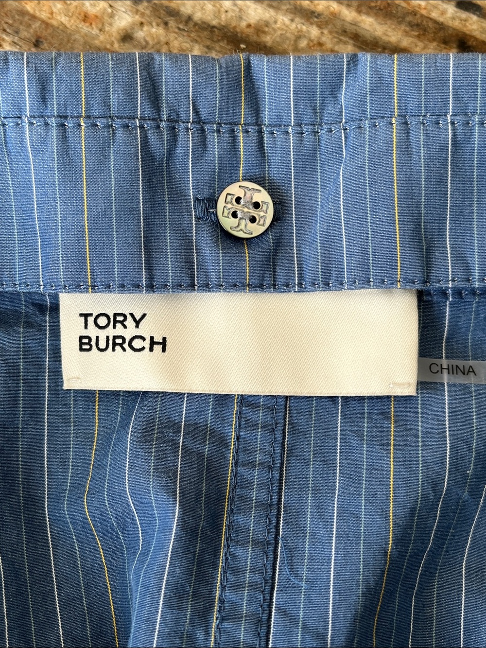Tory Burch Leisure Blouse-Removeable Collar - Picture 2 of 11